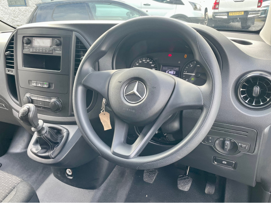 2023 Mercedes-Benz Vito - image 9