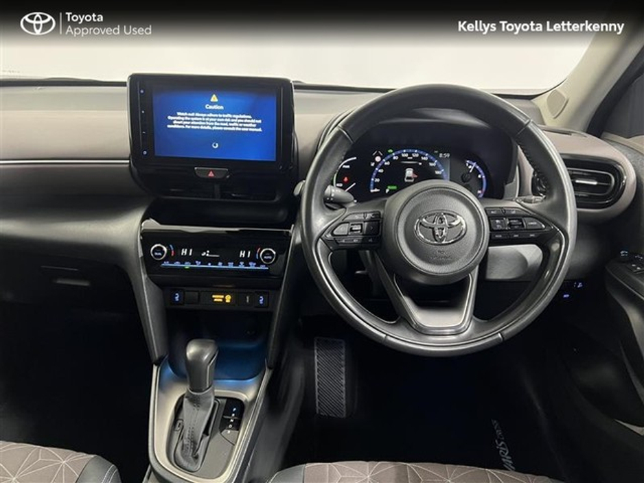 2022 Toyota Yaris Cross - image 8