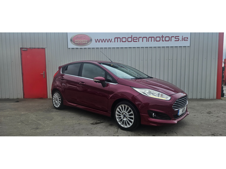 2015 Ford Fiesta - image 3