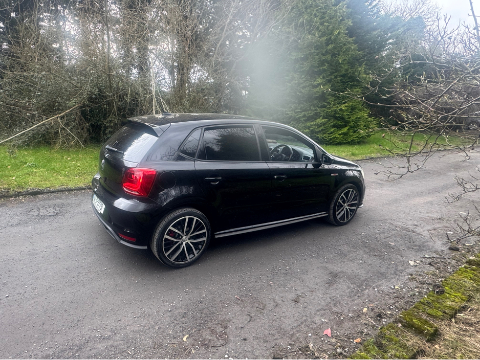 2016 Volkswagen Polo - image 4