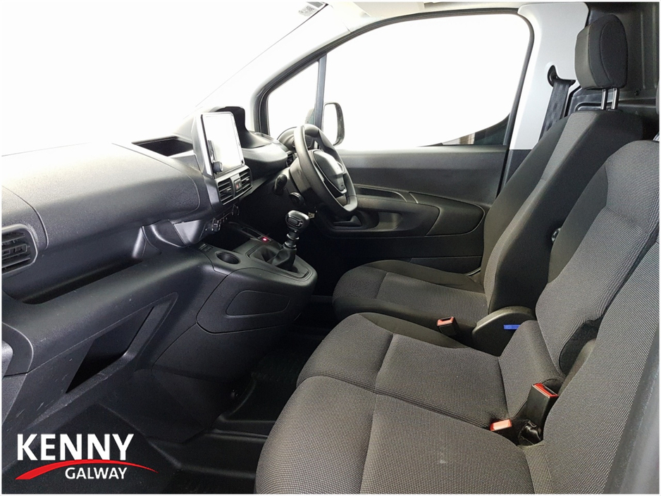 2024 Peugeot Partner - image 9