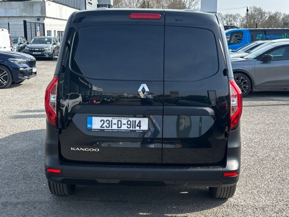 2023 Renault Kangoo - image 6