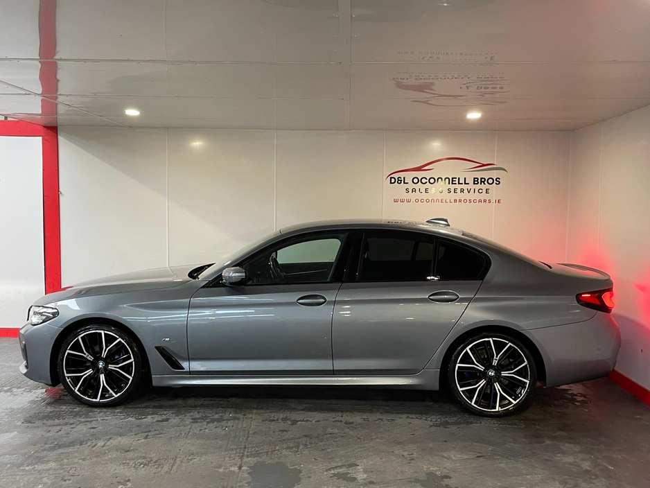 2021 BMW 5 Series - image 11