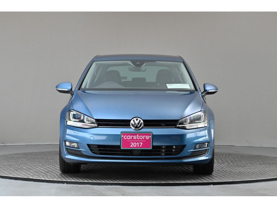 2017 Volkswagen Golf - image 2