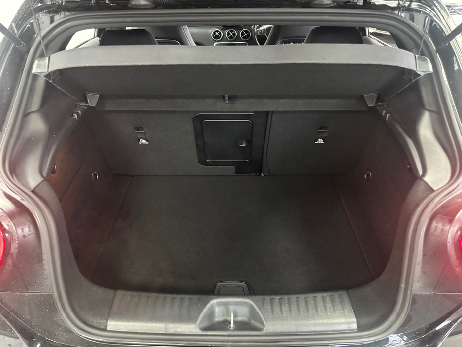 2013 Mercedes-Benz A Class *MERCEDES BENZ* *A-CLASS* *A-180* *LEATHER HEATED BUCKET SEATS* *KEYLESS ENTRY* *REVERSE CAMERA* *PARKING SENSORS* *TRADE INS WELCOME* €12,950