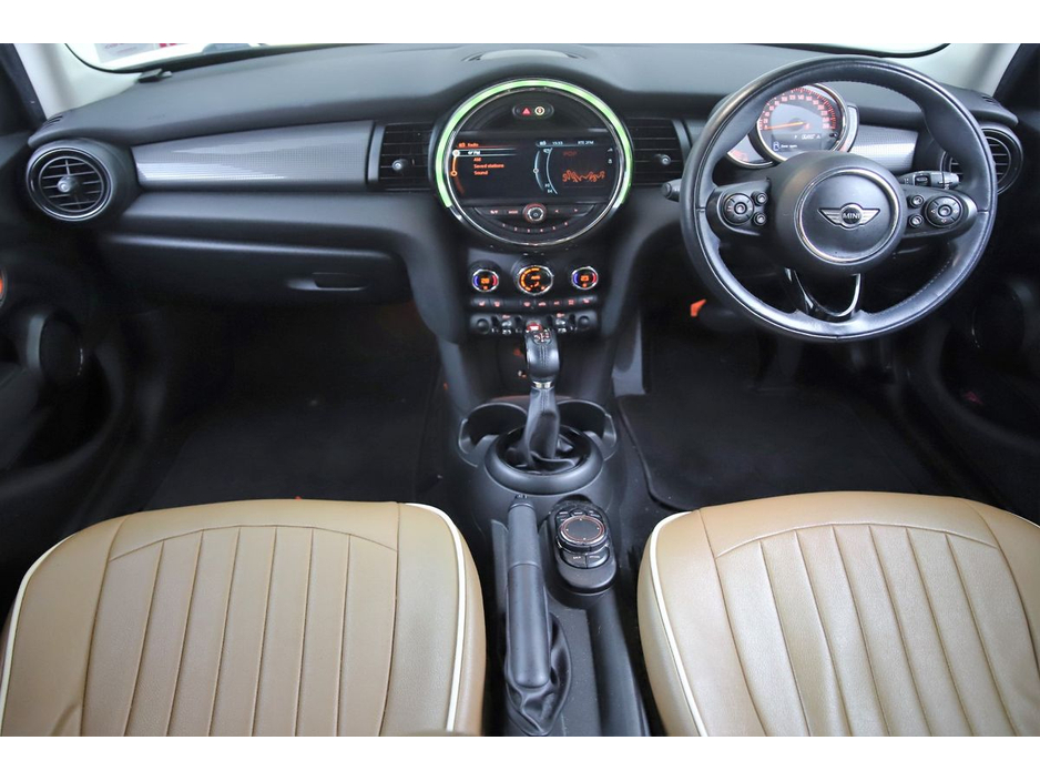 2017 MINI Hatch 1.5 COOPER AUTO 5DR *BI-TONE ROOF*UPGRADED 17" ALLOY WHEELS* €16,490