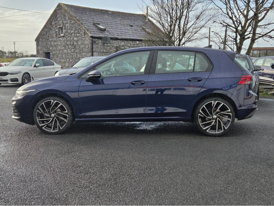 2022 Volkswagen Golf - image 7