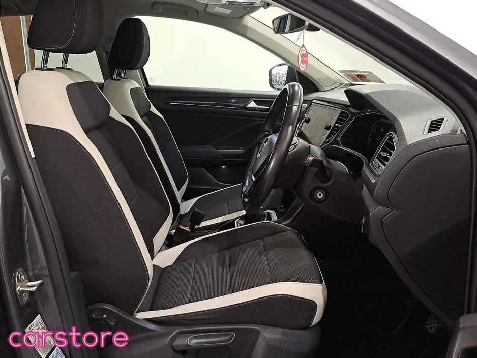 2019 Volkswagen T-Roc - image 12