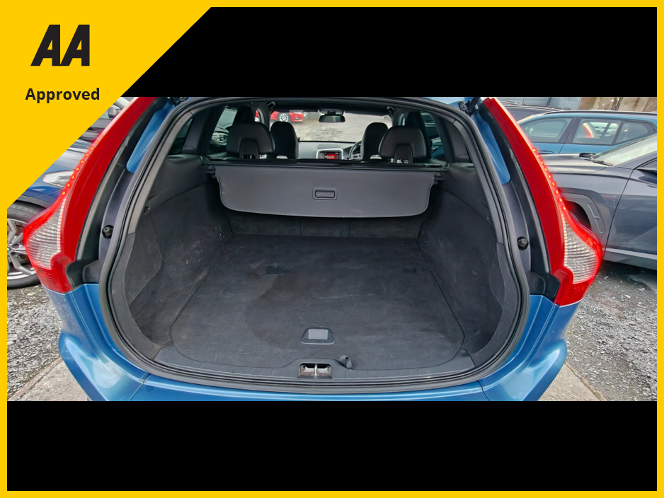 2017 Volvo XC60 - image 13