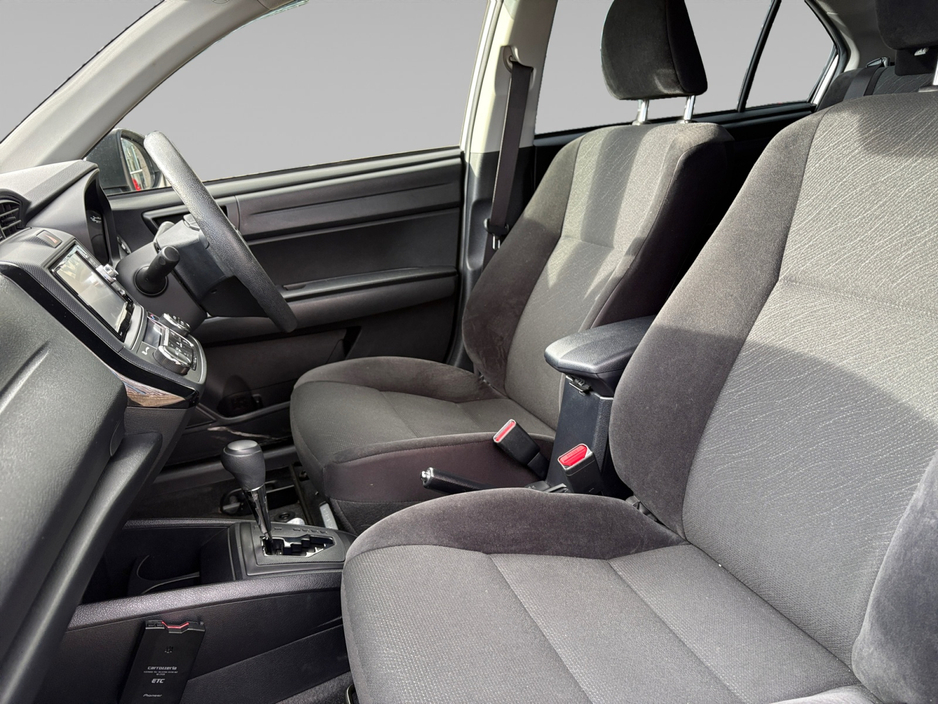 2018 Toyota Corolla - image 9