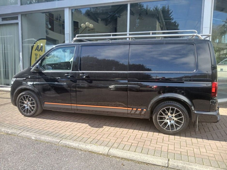 2021 Volkswagen Transporter - image 9
