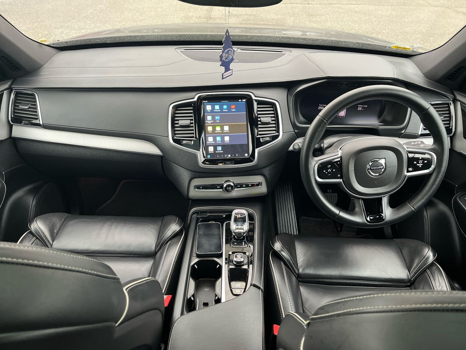 2023 Volvo XC90 - image 8