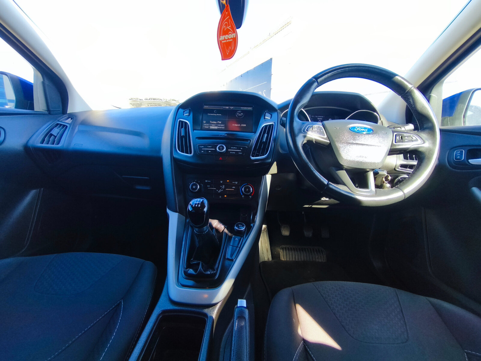 2015 Ford Focus - image 13