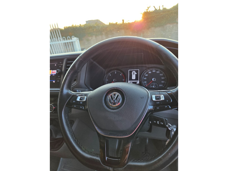 2022 Volkswagen Crafter - image 9