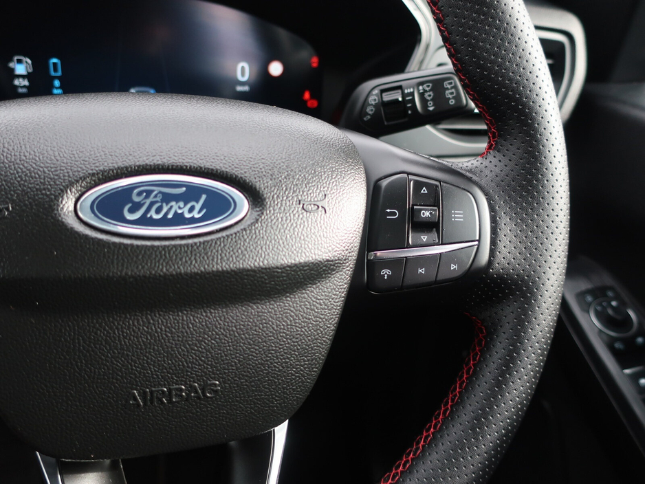 2025 Ford Kuga - image 14