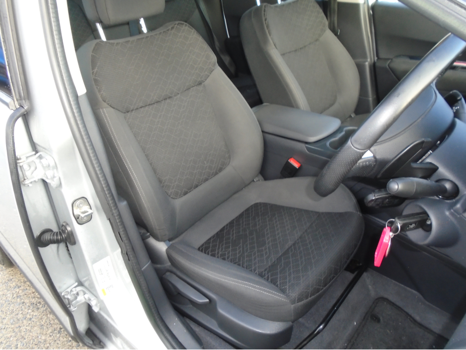 2014 Peugeot 3008 ACTIVE 1.6 HDI 115 ECOMATIC ECOMATIQUE S €7,999