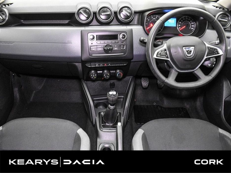 2019 Dacia Duster - image 4