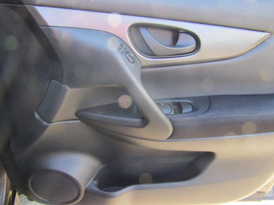 2016 Nissan Qashqai - image 22