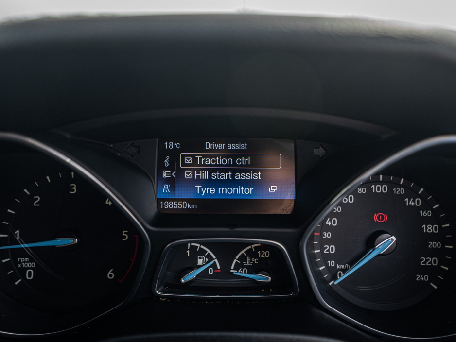 2017 Ford Focus - image 20