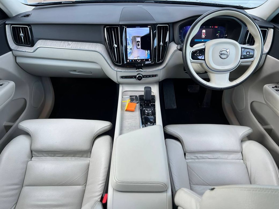 2023 Volvo XC60 T6 PLUS DARK AWD 2.0 * HUGE SPEC * // OPENING PAN ROOF // 360 PARKING CAMERAS // APPLE CARPLAY/ANDROID AUTO €38,900