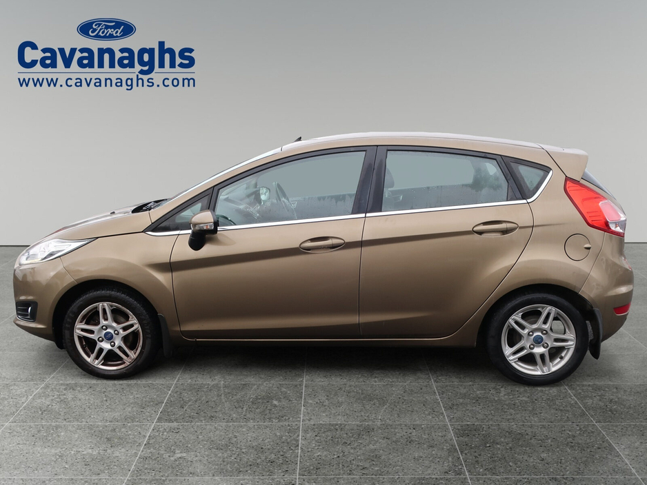 2015 Ford Fiesta - image 2
