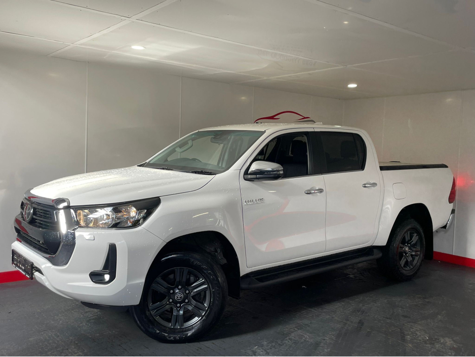 2023 Toyota Hilux - image 9