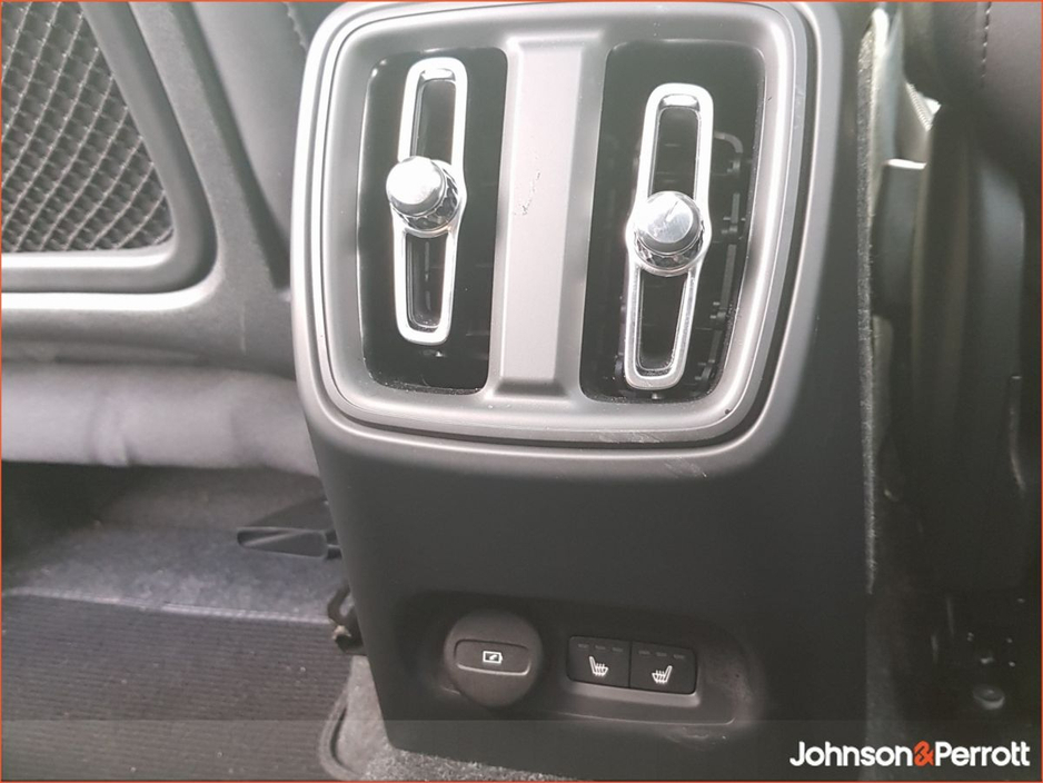 2025 Volvo EX40 82 kWh Extended Range Electric Ultra €49,900