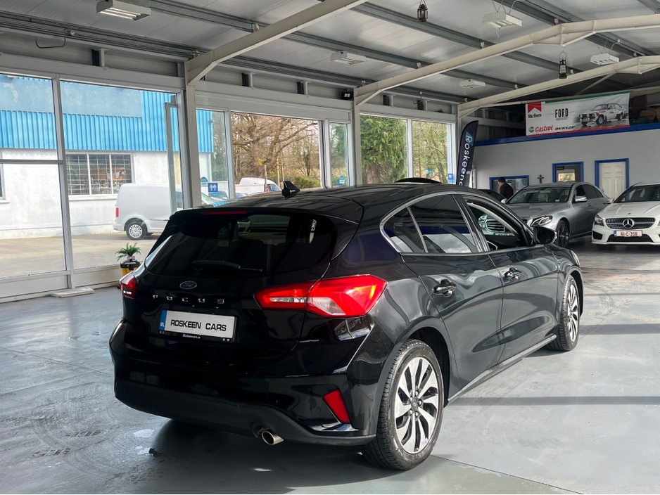 2018 Ford Focus - image 4