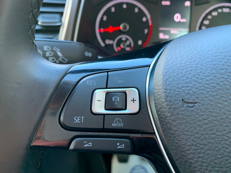 2018 Volkswagen T-Roc - image 23