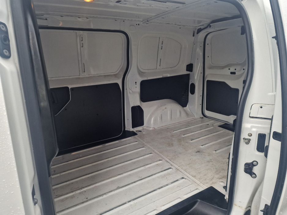 2022 Peugeot Expert Active Standard 1.5 HDI 100 4D €15,450