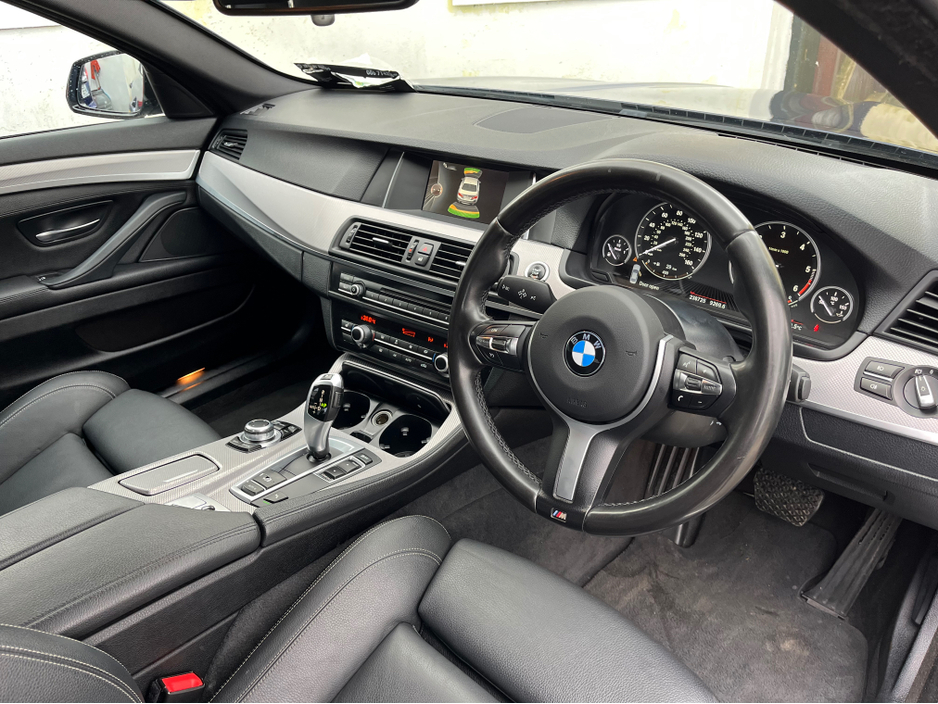 2016 BMW 5 Series - image 14
