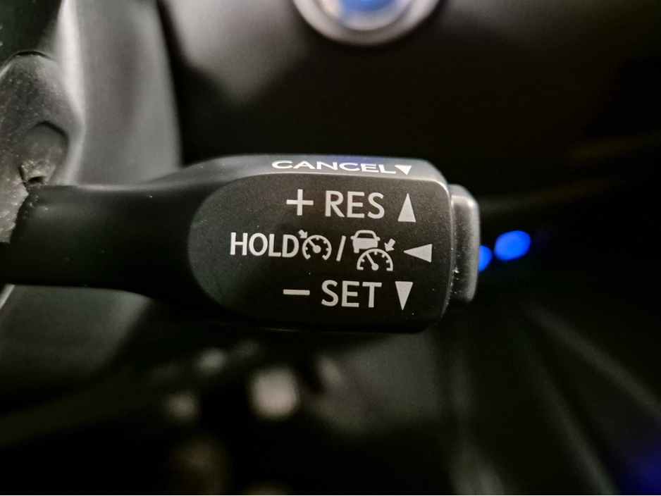 2019 Toyota C-HR **SPORT HYBRID**AUTO**KEYLESS ENTRY AND START**ANDROID/APPLE RADIO MEDIA UNIT**18" DIAMOND CUT ALLOYS**REVERSE CAMERA**HALF LEATHER SEATS**LANE DEPARTURE WARNING**ADAPTIVE CRUISE CONTROL**BLIND SPOT €21,949