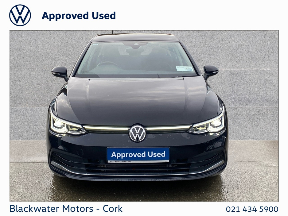 2022 Volkswagen Golf - image 11