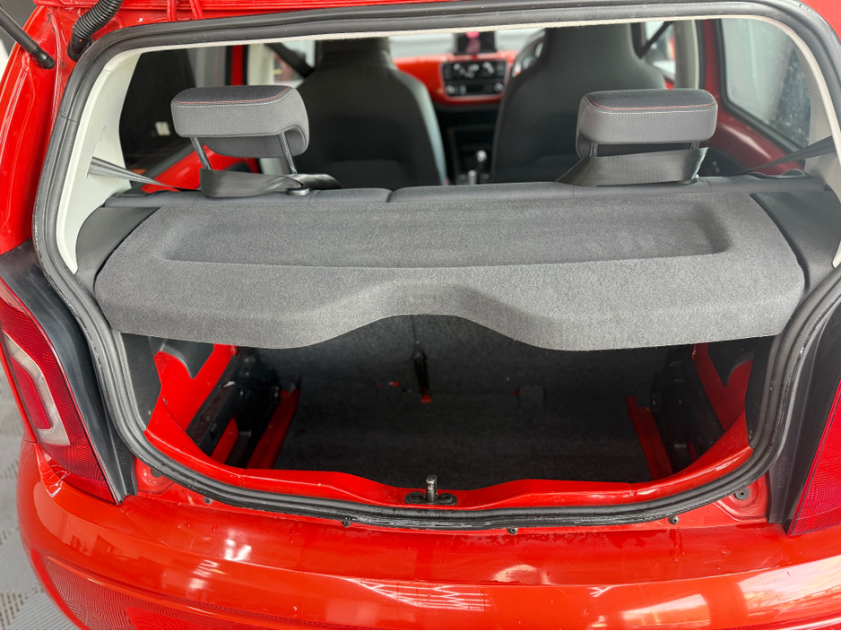 2014 Volkswagen up! - image 18