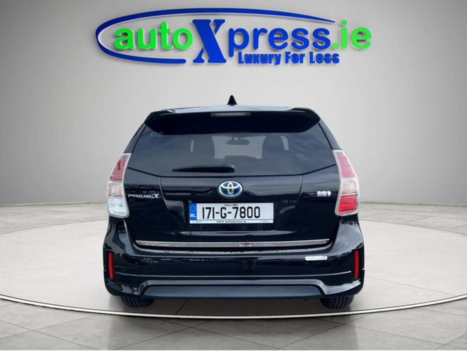 2017 Toyota Prius - image 10