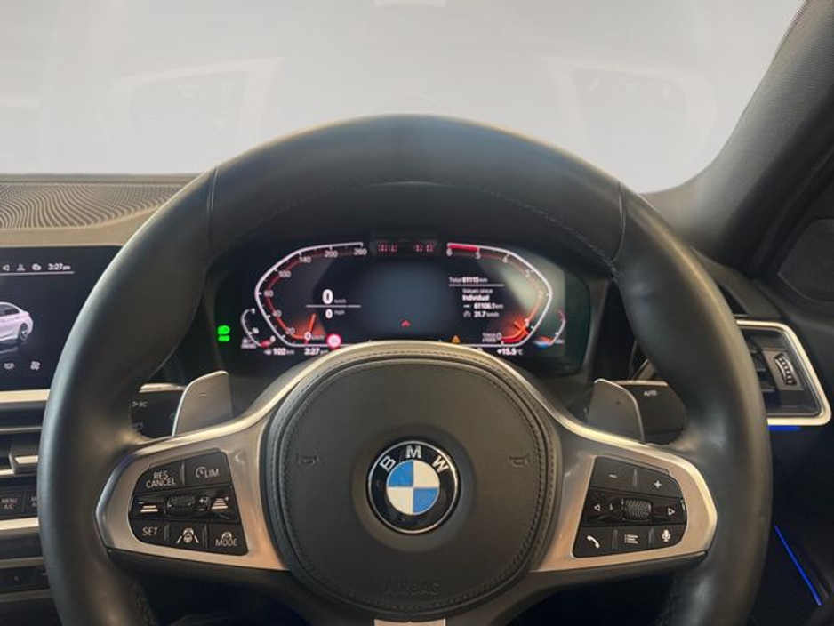 2021 BMW 3 Series - image 13