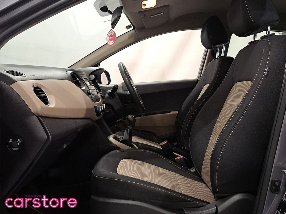 2017 Hyundai i10 - image 9