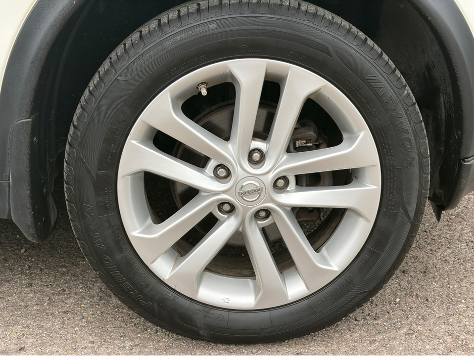 2016 Nissan Juke - image 11