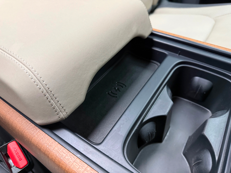 2024 Land Rover Defender - image 21