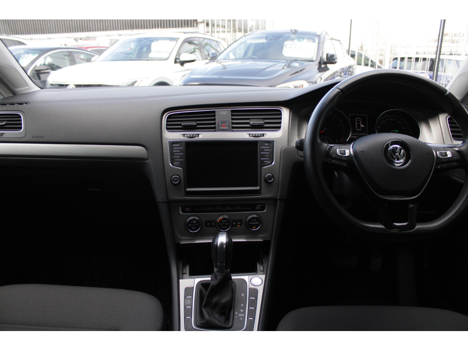 2016 Volkswagen Golf - image 16