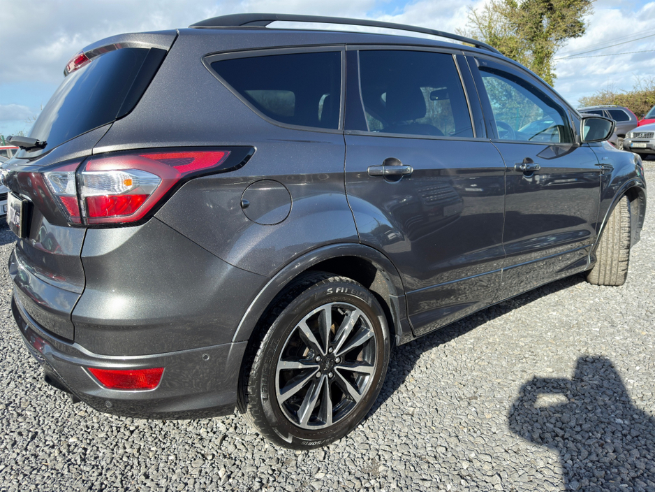 2017 Ford Kuga - image 6