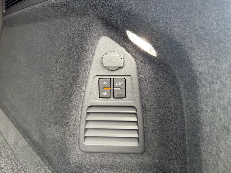 2026 Volkswagen Touareg Touareg R-Line Final Edition 231HP €113,980