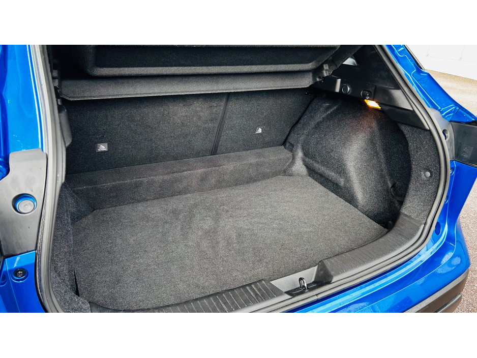 2024 Nissan Qashqai LOW MILEAGE + GLASS ROOF + REAR COLOUR CAMERA + PARK SENSORS €30,995