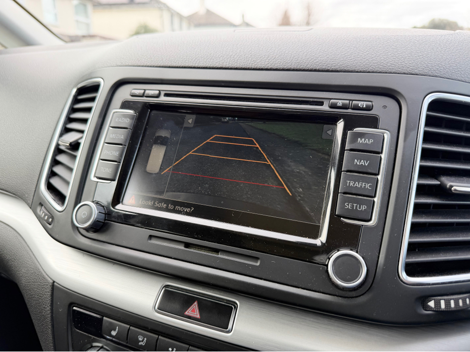 2014 Volkswagen Sharan - image 32