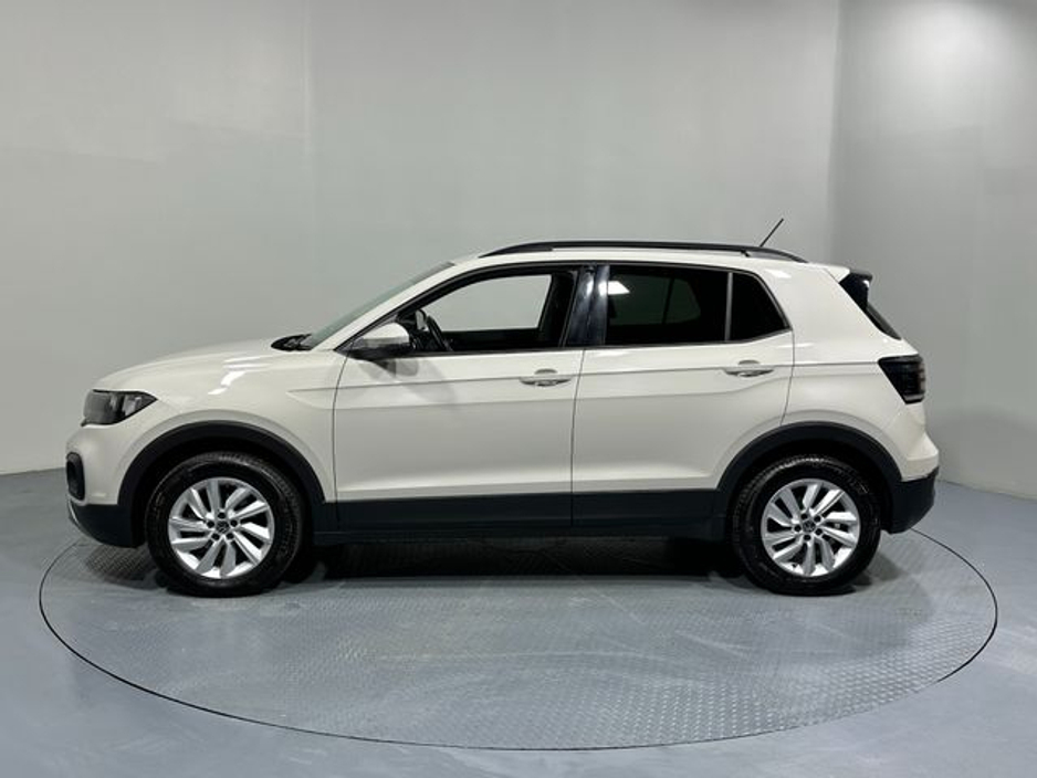 2023 Volkswagen T-Cross - image 4