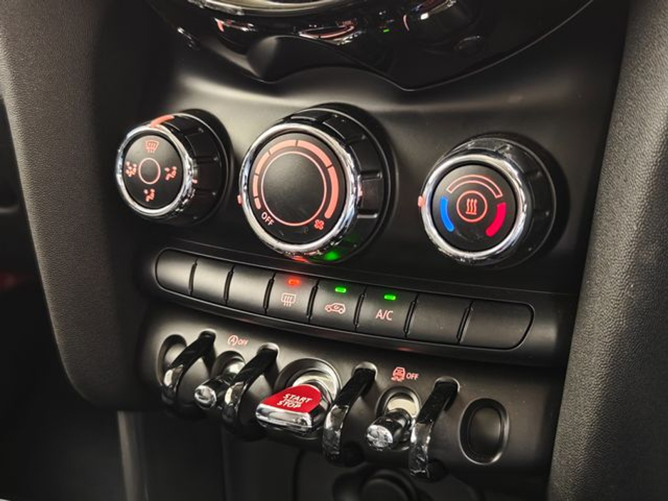 2018 MINI Cooper - image 26