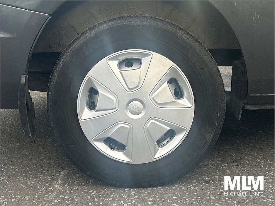 2022 Ford Transit Custom 300 L TREND 2.0 T, *Roof Rack & Ladder & Tow Bar & RVC*, (V) Price Ex VAT €20,285