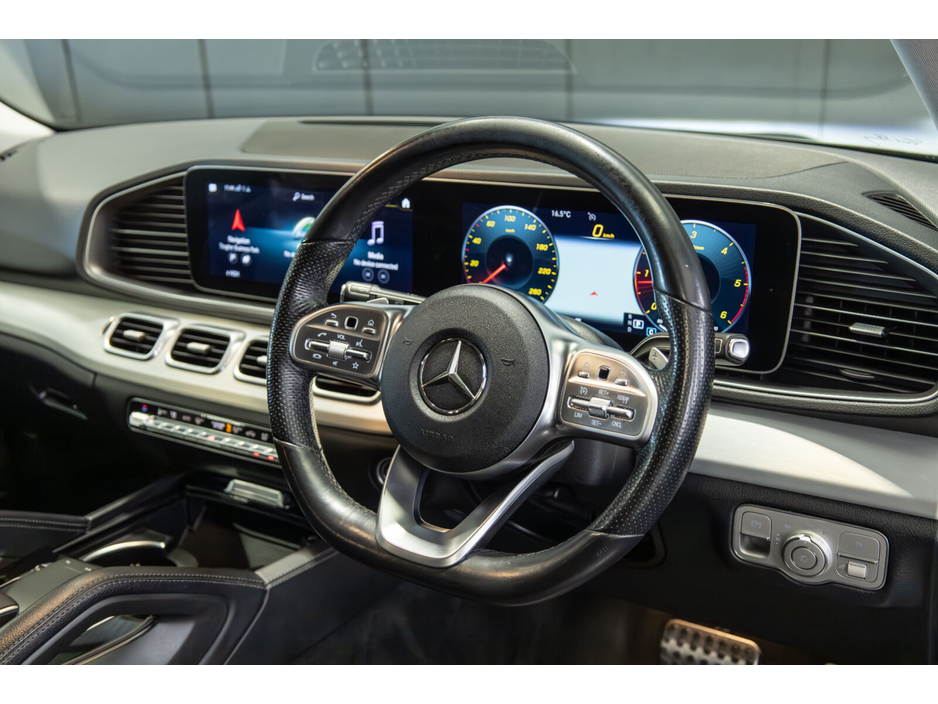 2019 Mercedes-Benz GLE Class - image 9