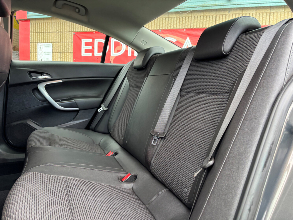 2016 Opel Insignia - image 13