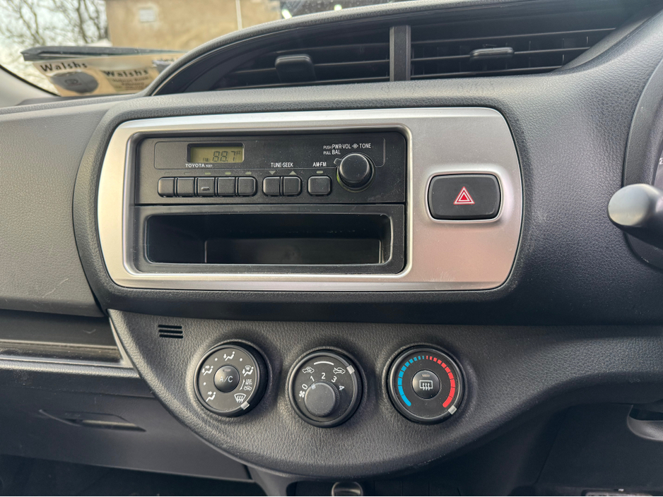 2014 Toyota Yaris DBA-KSP130 5DR AUTO €6,999